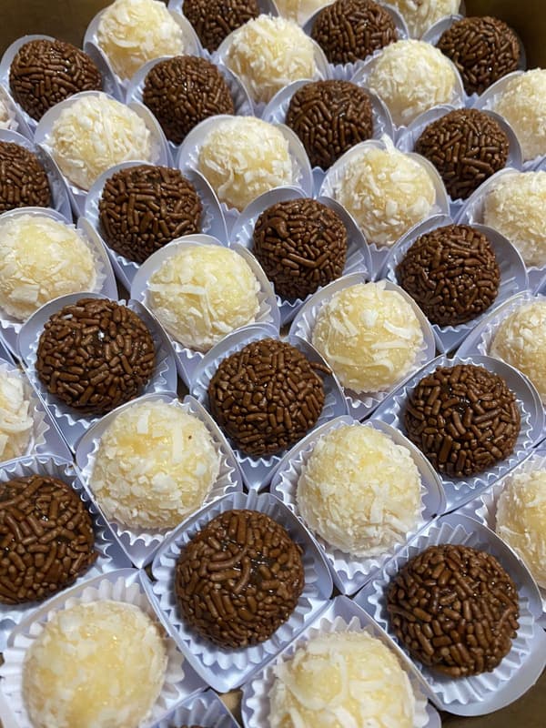 Brigadeiros gourmet da La'Bel Confeitaria